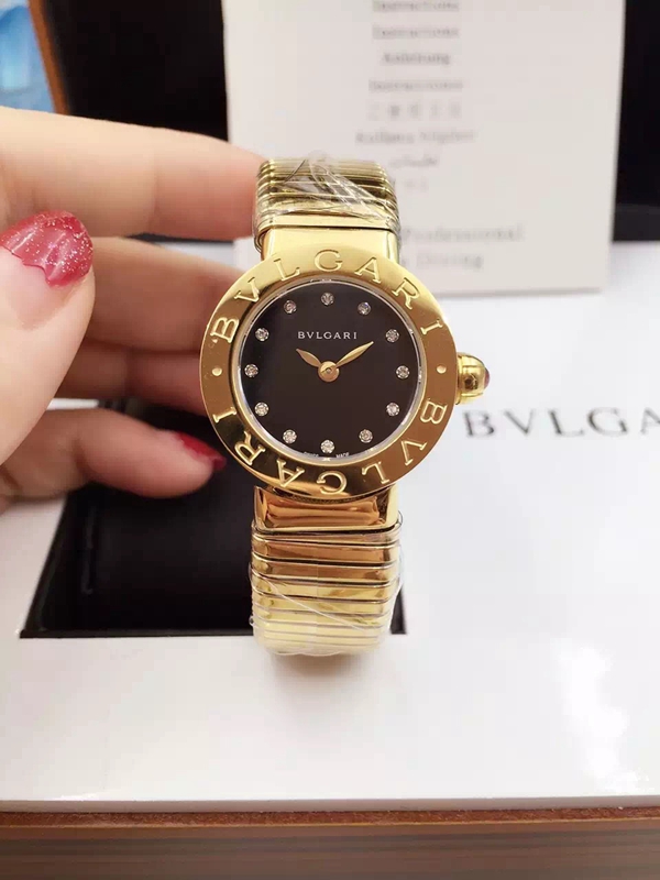 ブルガリ時計正面デザイン